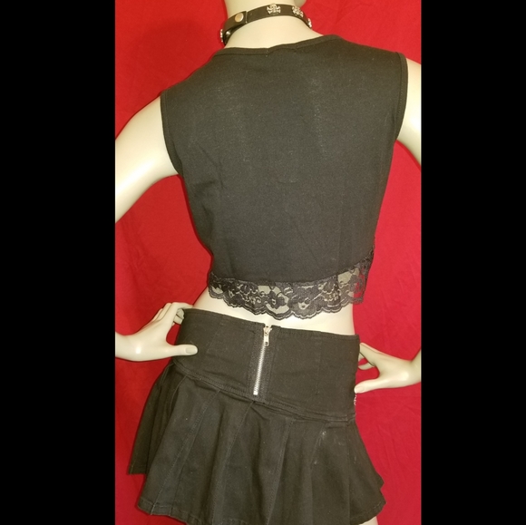 ‼SOLD‼Savage Crop Top - Picture 4 of 6